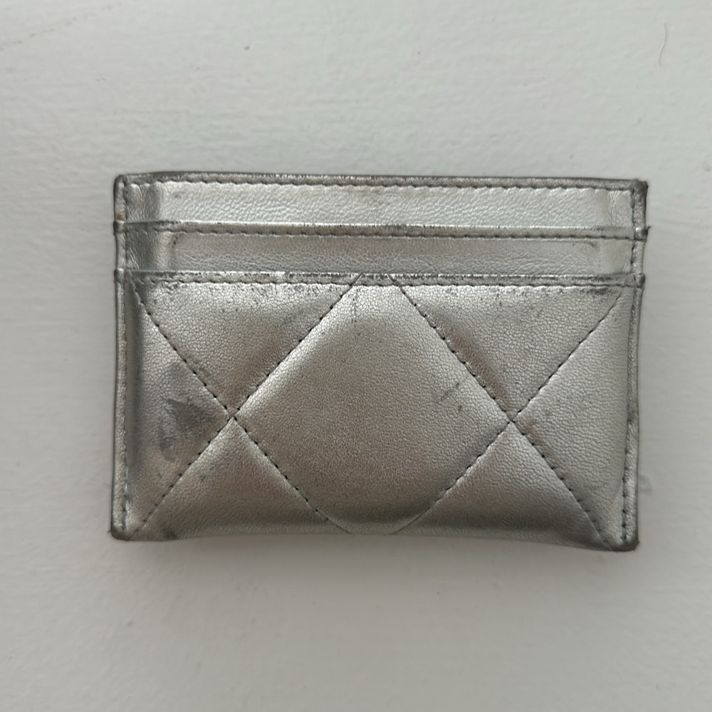 Silver Interlocking Chanel 19 Card Holder - Picture 4 of 9